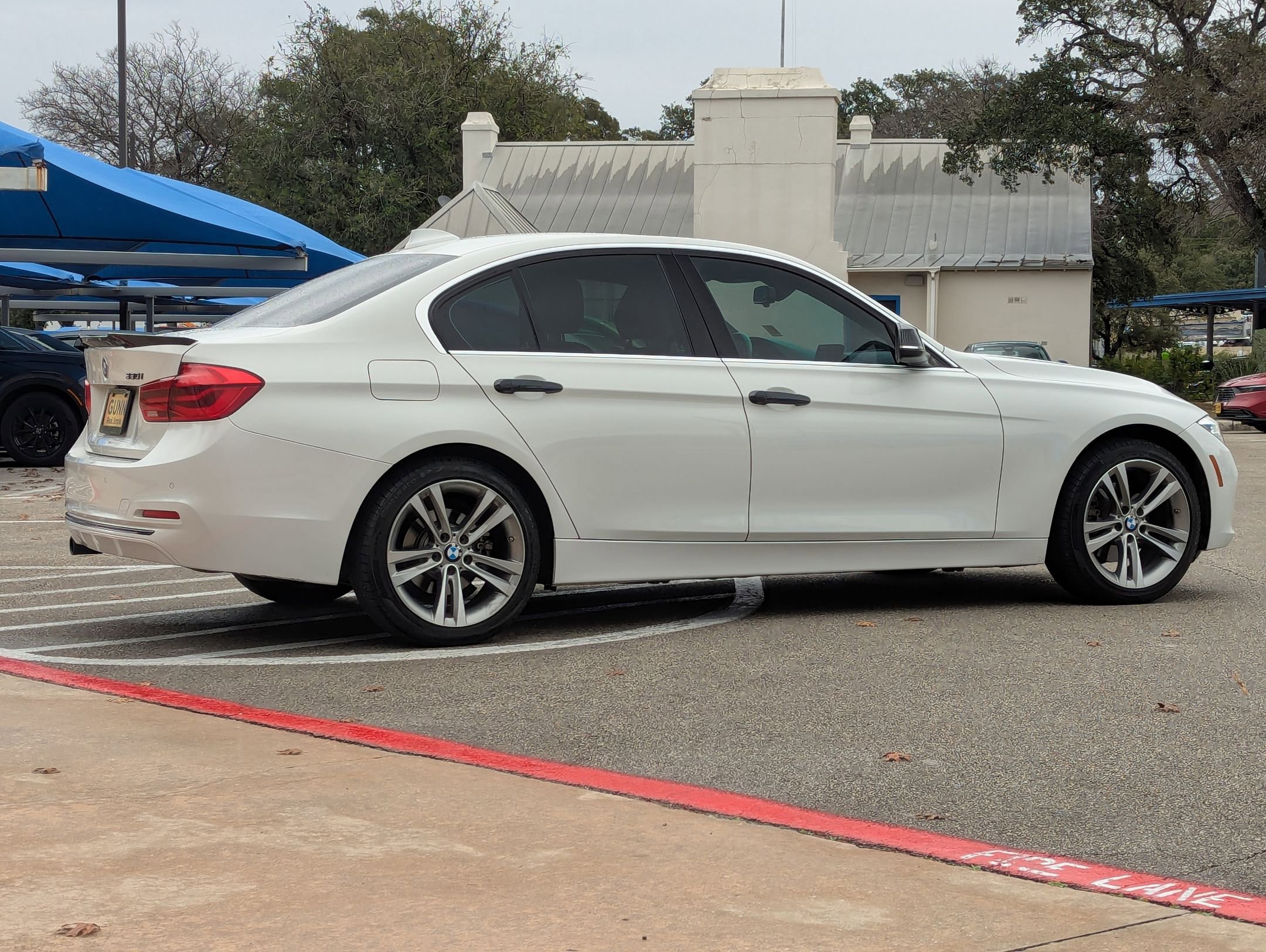 Used 2017 BMW 330i Sedan image 4