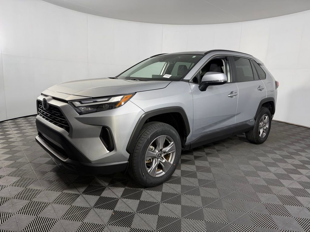 Used 2025 Toyota RAV4 XLE image 10