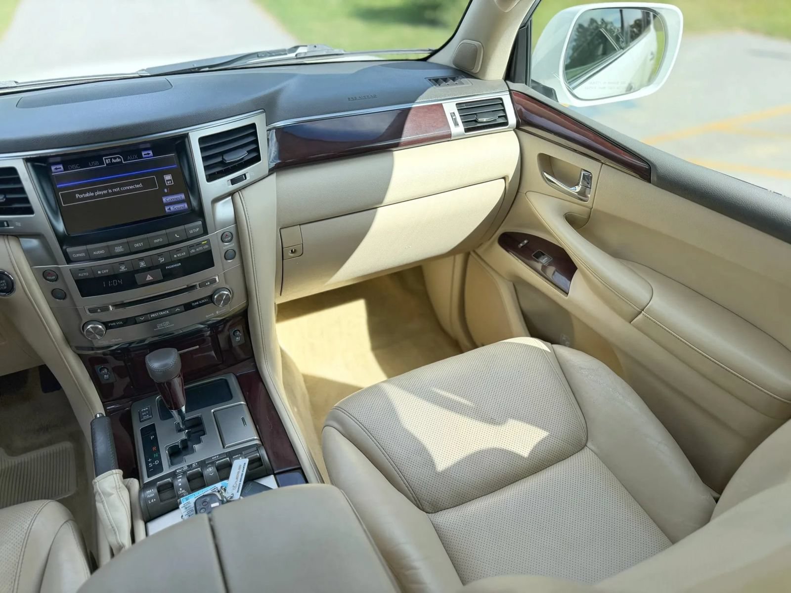 Used 2013 Lexus LX 570 4WD w/ Luxury Pkg image 66