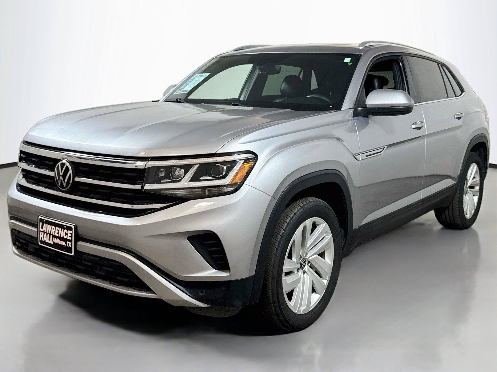 Used 2023 Volkswagen Atlas Cross Sport SE w/ Panoramic Sunroof Package FWD image 1