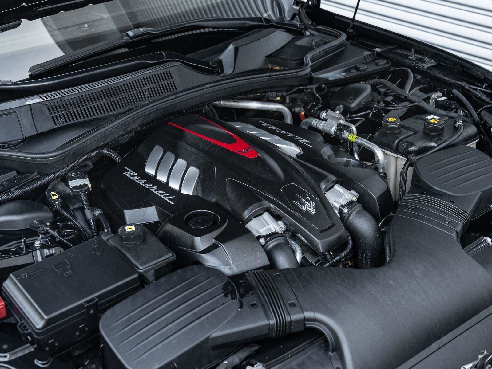 Used 2014 Maserati Quattroporte GTS image 26