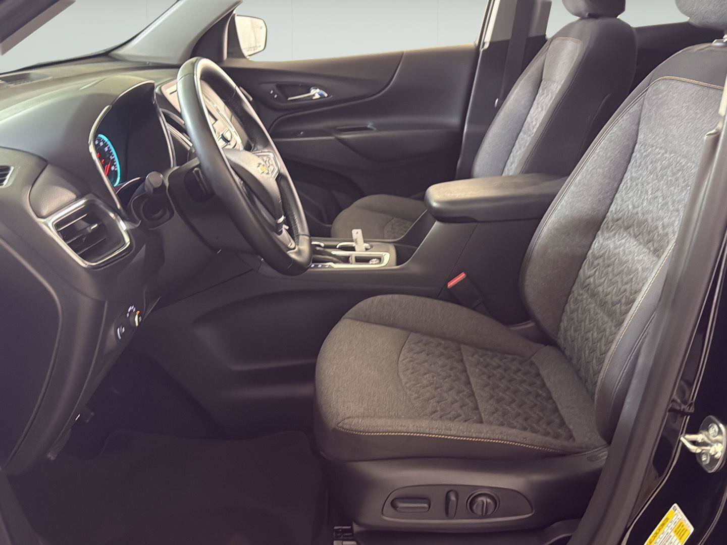 Certified 2024 Chevrolet Equinox LT FWD image 10