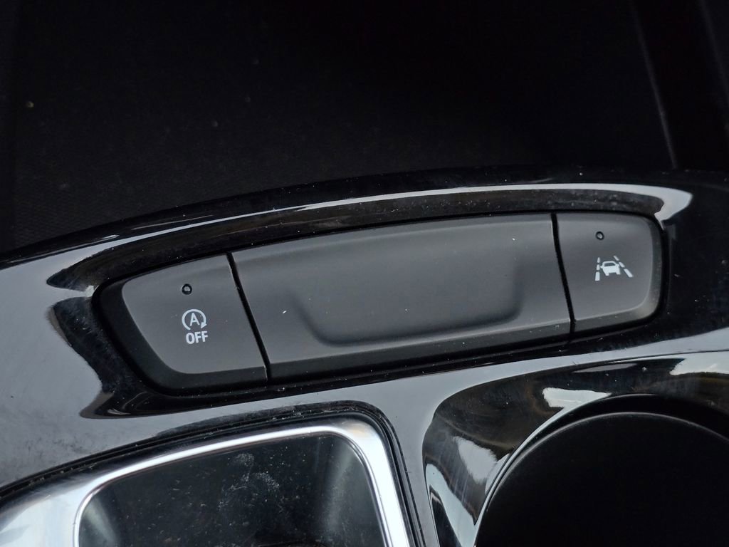 Used 2025 Chevrolet Trax LT FWD image 24