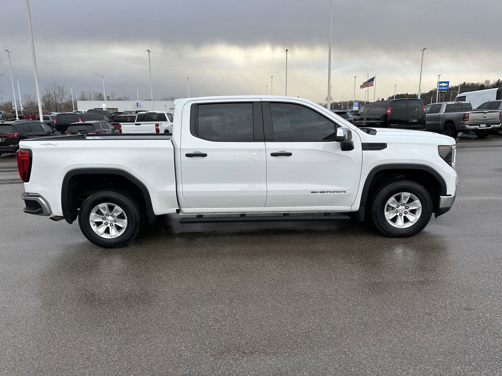 Used 2023 GMC Sierra 1500 Pro w/ Pro Value Package image 10