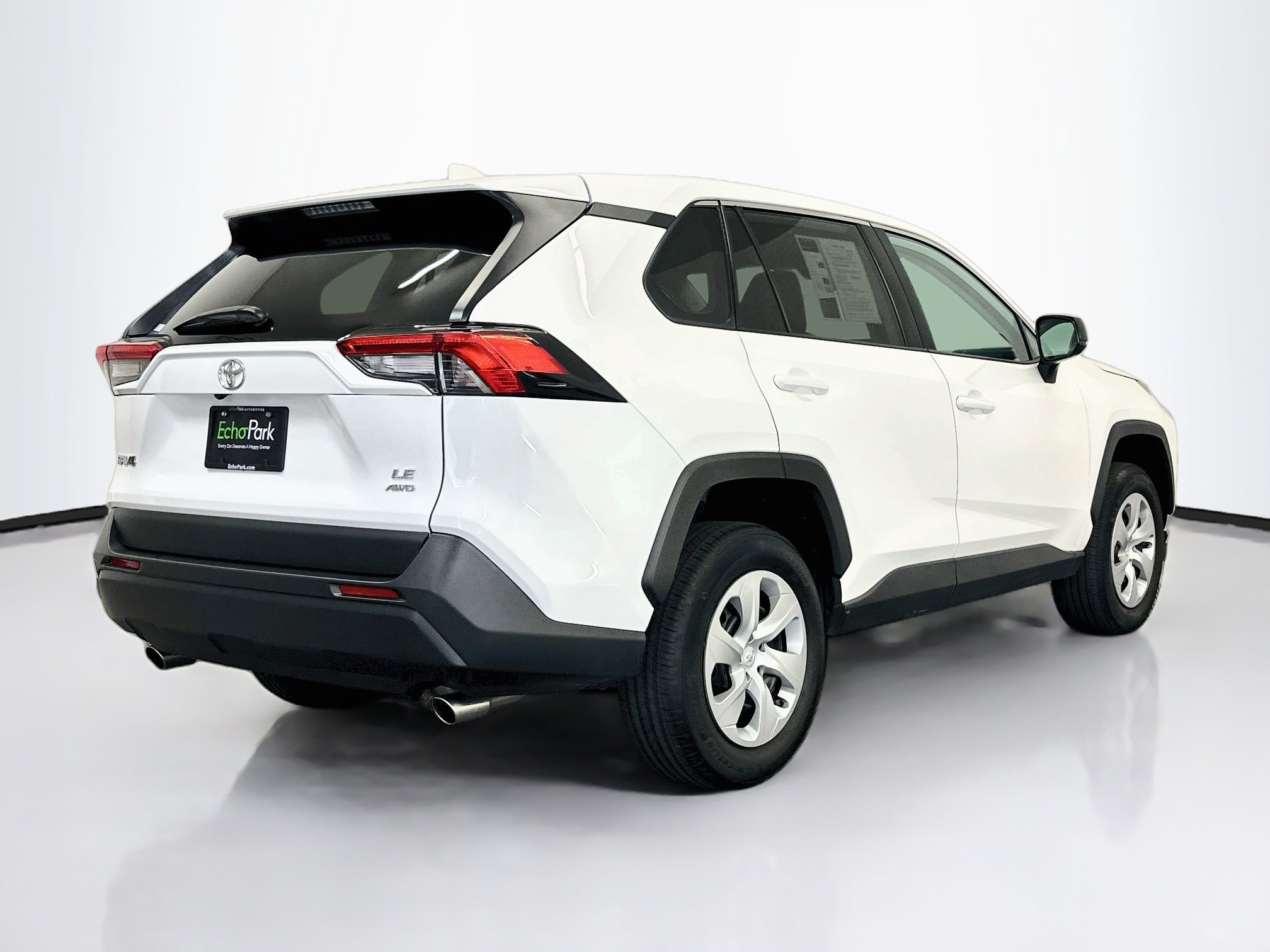Used 2025 Toyota RAV4 LE AWD/4WD image 9