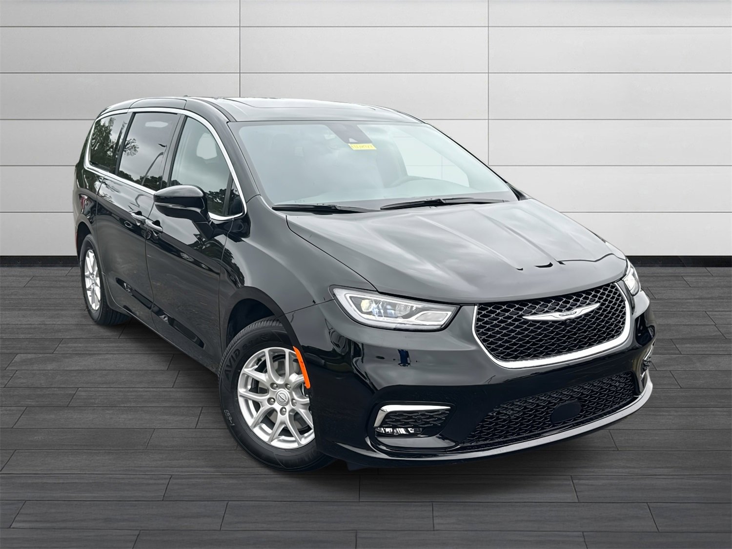 New 2025 Chrysler Pacifica Select image 2