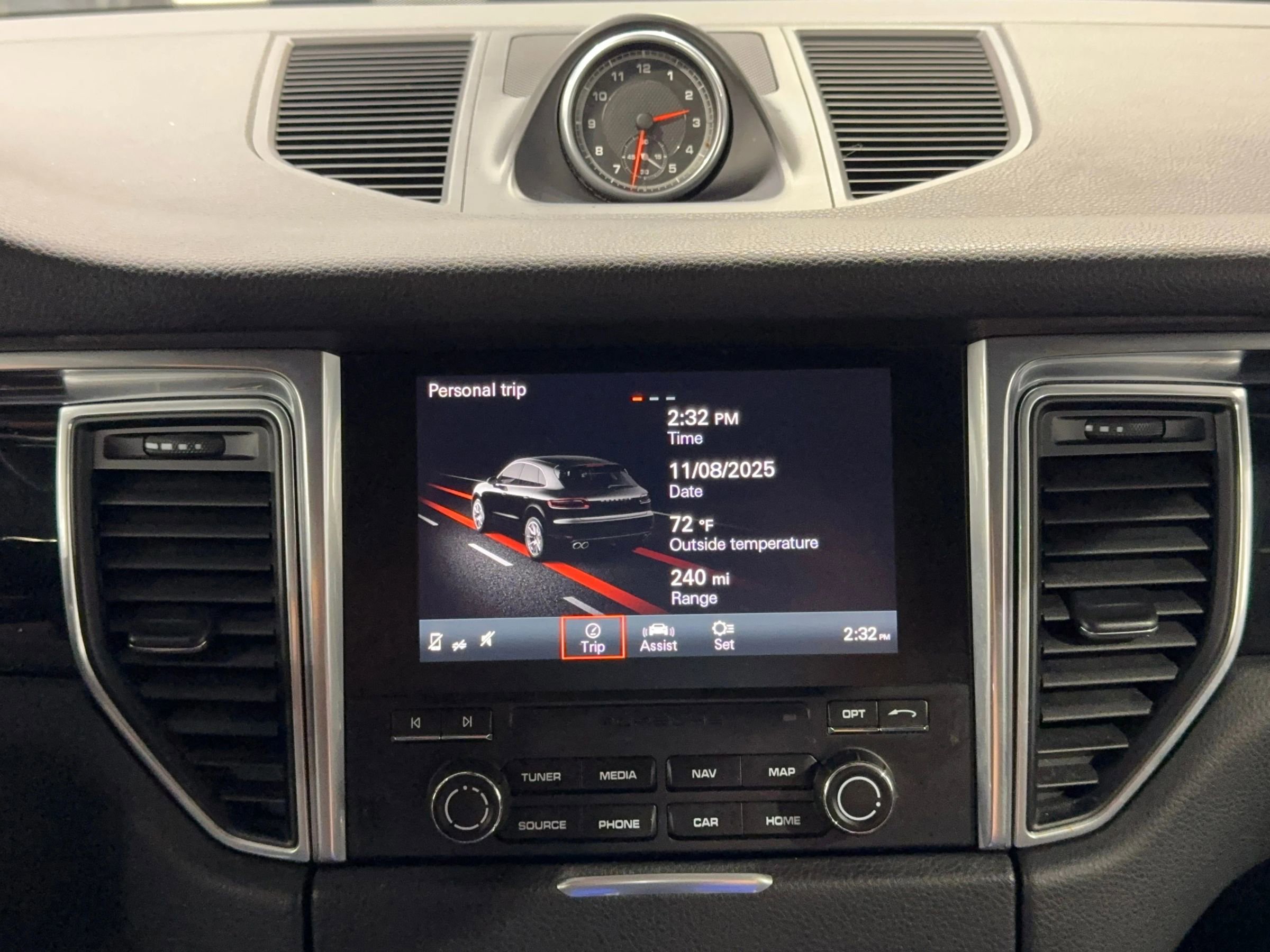 Used 2017 Porsche Macan image 29