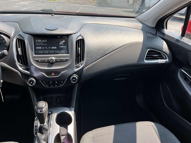 Used 2017 Chevrolet Cruze LT FWD image 11