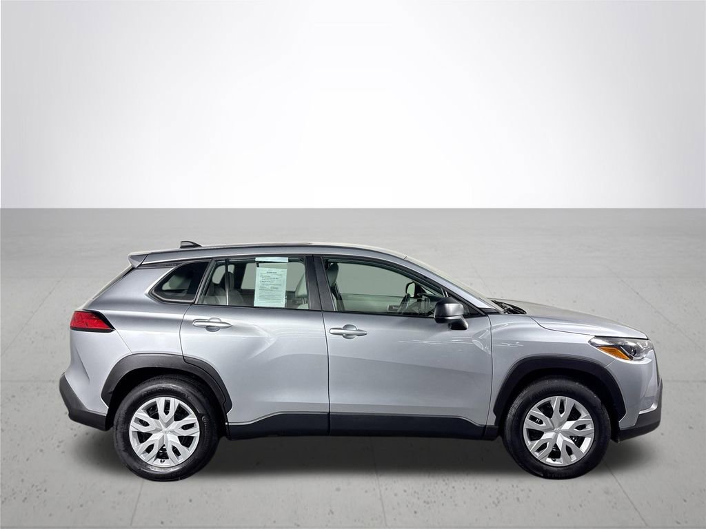 Used 2022 Toyota Corolla Cross L image 5