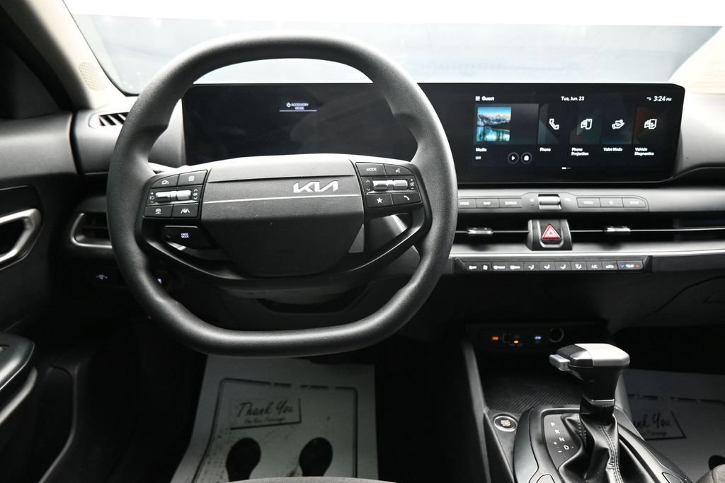 Used 2025 Kia K4 FWD image 13