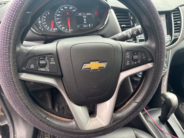 Used 2021 Chevrolet Trax LT w/ Redline Edition AWD/4WD image 11