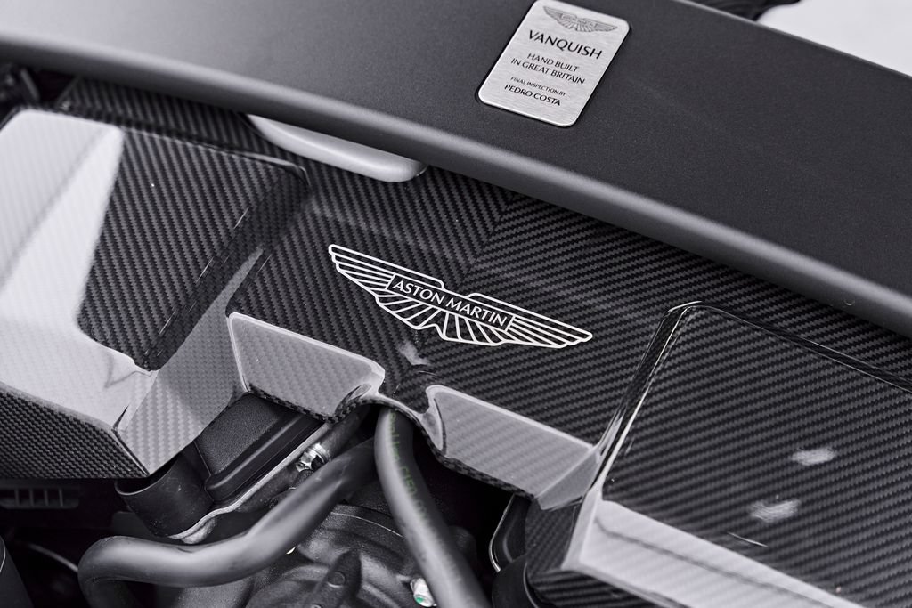 Used 2025 Aston Martin Vanquish RWD image 75