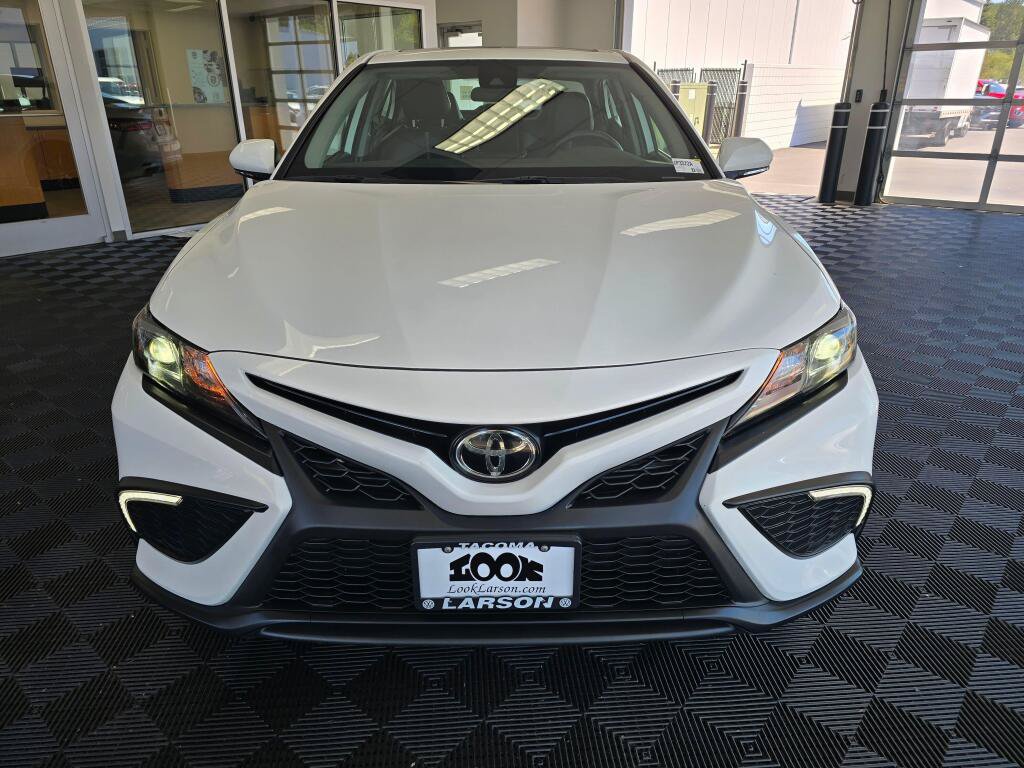 Used 2023 Toyota Camry SE AWD/4WD image 8