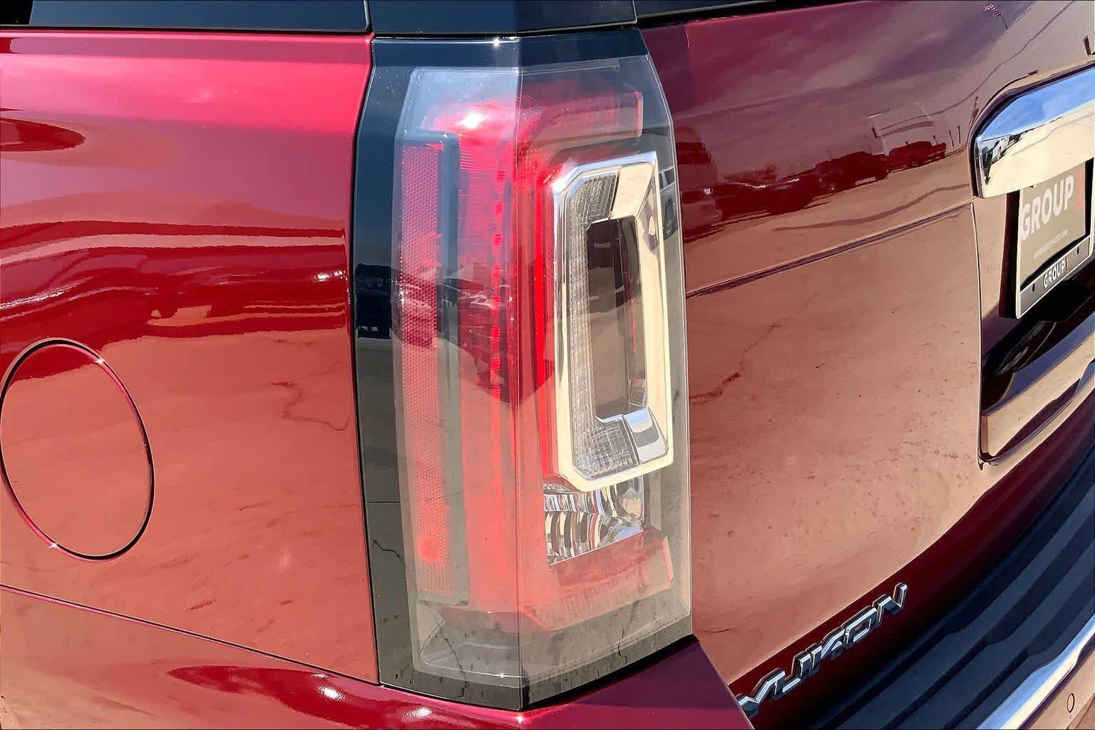 Used 2018 GMC Yukon Denali w/ Denali Ultimate Package AWD/4WD image 29