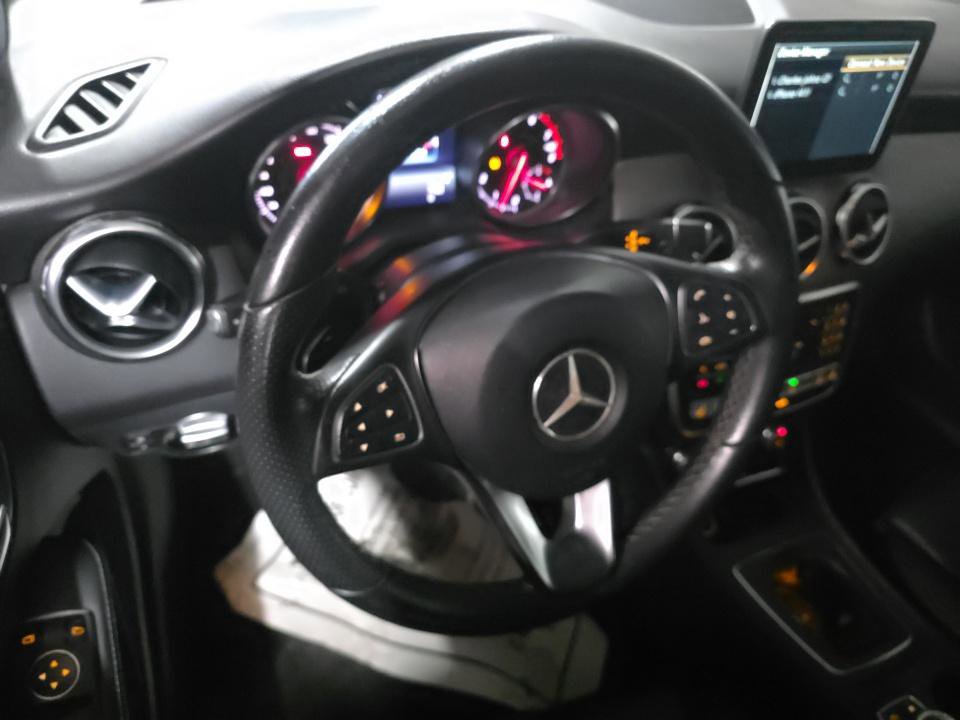 Used 2018 Mercedes-Benz GLA 250 4MATIC image 14