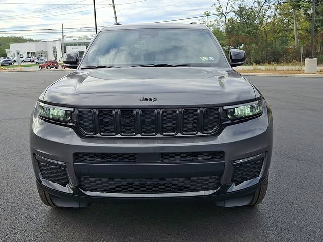 New 2025 Jeep Grand Cherokee L Limited w/ Black Appearance Package AWD/4WD image 5