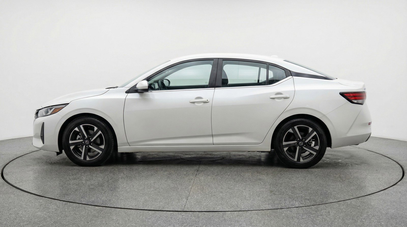 Used 2025 Nissan Sentra SV image 5