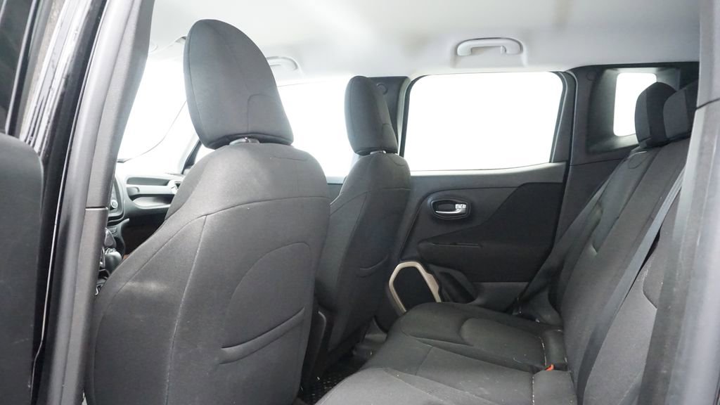 Used 2017 Jeep Renegade Latitude w/ Cold Weather Group image 22