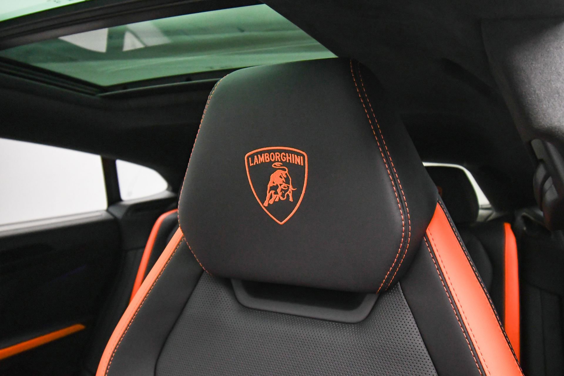 Used 2025 Lamborghini Urus SE image 55