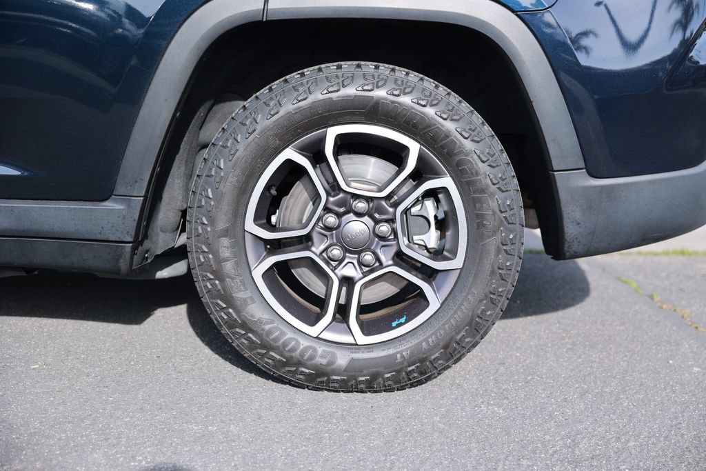 Used 2022 Jeep Grand Cherokee Trailhawk w/ Advanced Protech Group II AWD/4WD image 10