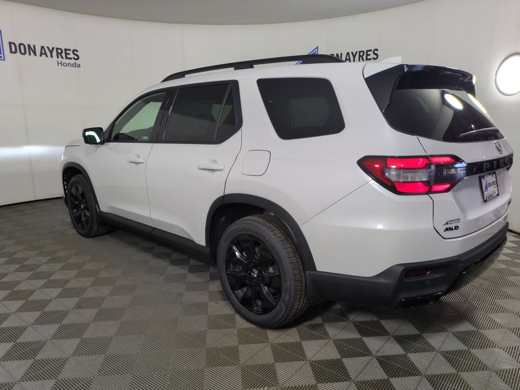 New 2026 Honda Pilot Black Edition image 3