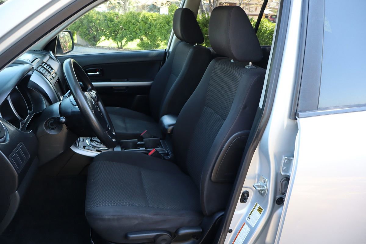 Used 2010 Suzuki Grand Vitara Premium image 24