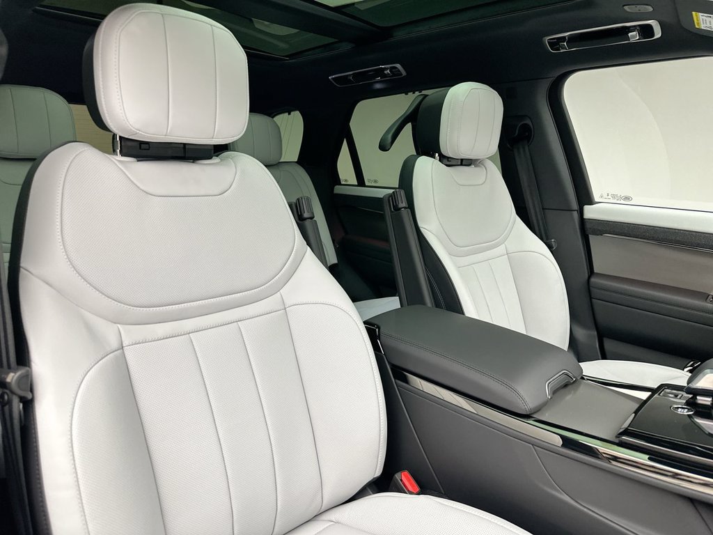 Certified 2026 Land Rover Range Rover Sport Dynamic SE AWD/4WD image 14