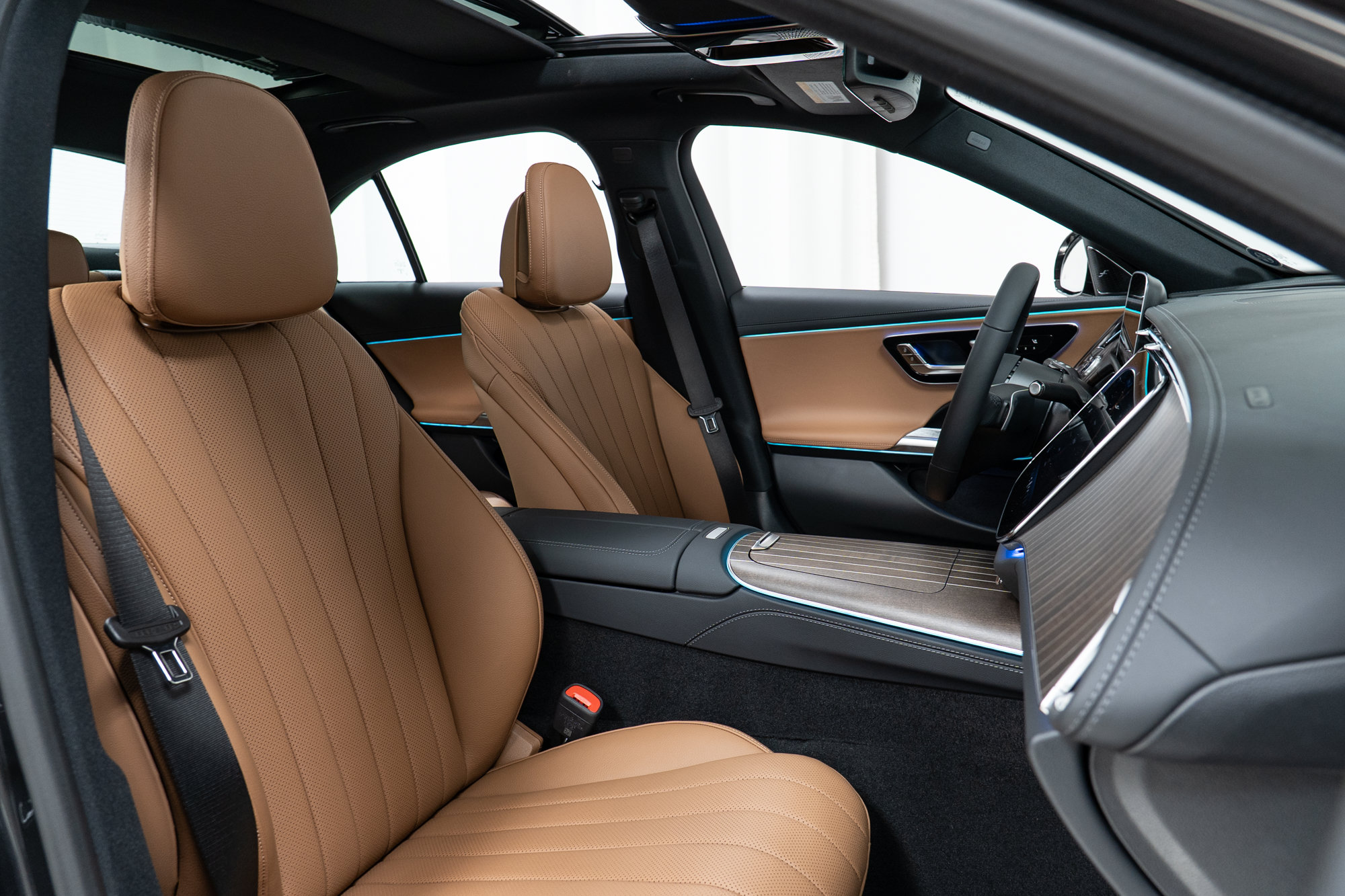 New 2026 Mercedes-Benz E 450 4MATIC Sedan image 22