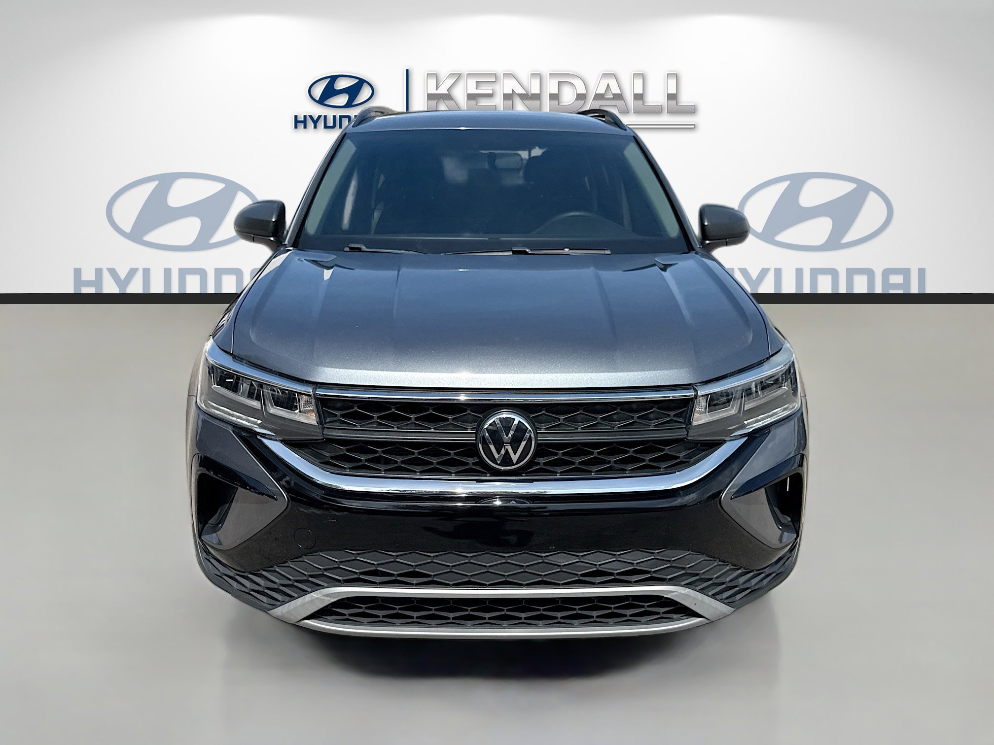 Used 2022 Volkswagen Taos S FWD image 2