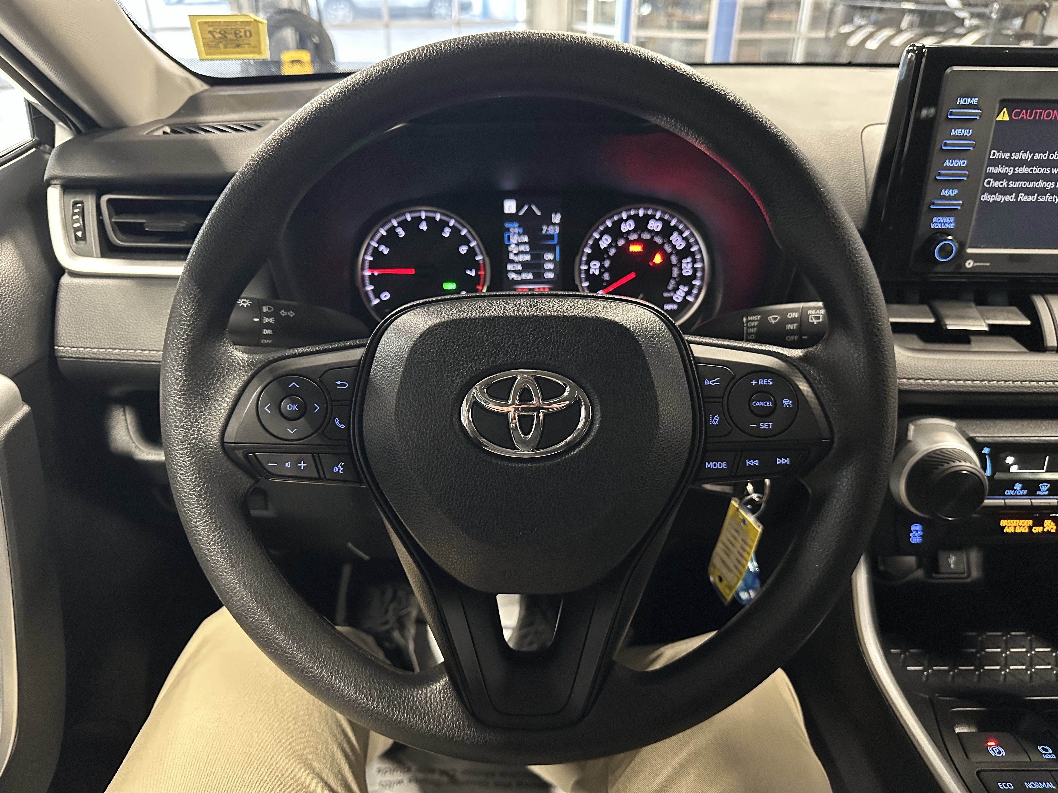 Used 2022 Toyota RAV4 LE w/ Carpet Mat Package (TMS) image 9