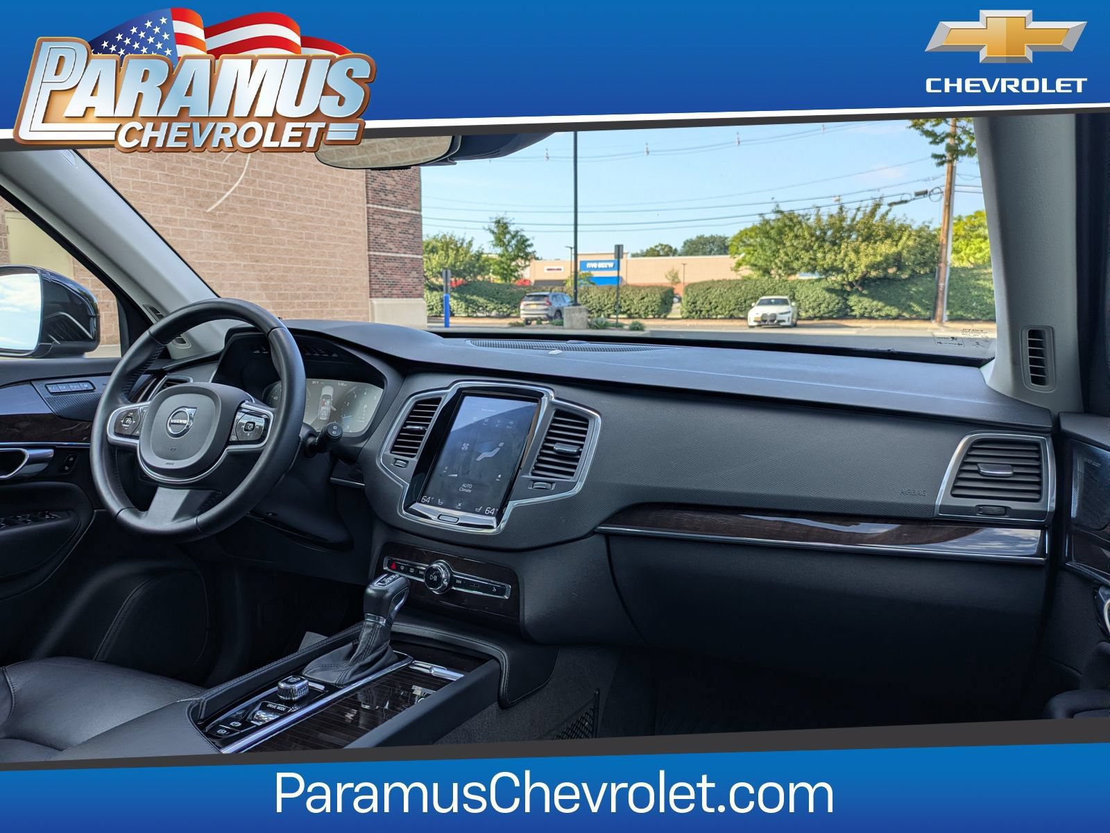 Used 2019 Volvo XC90 T5 Momentum w/ Multimedia Package AWD/4WD image 16