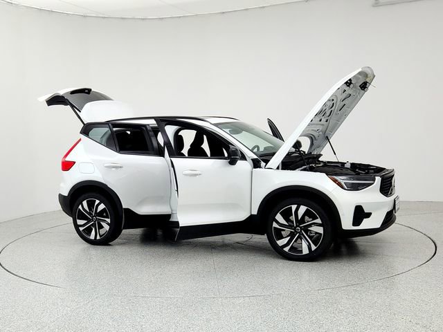 New 2026 Volvo XC40 B5 Ultra w/ Climate Package image 10