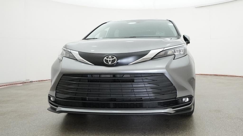 New 2026 Toyota Sienna XLE FWD image 31