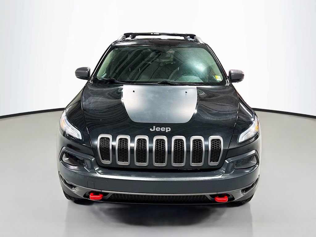 Used 2018 Jeep Cherokee Trailhawk image 2