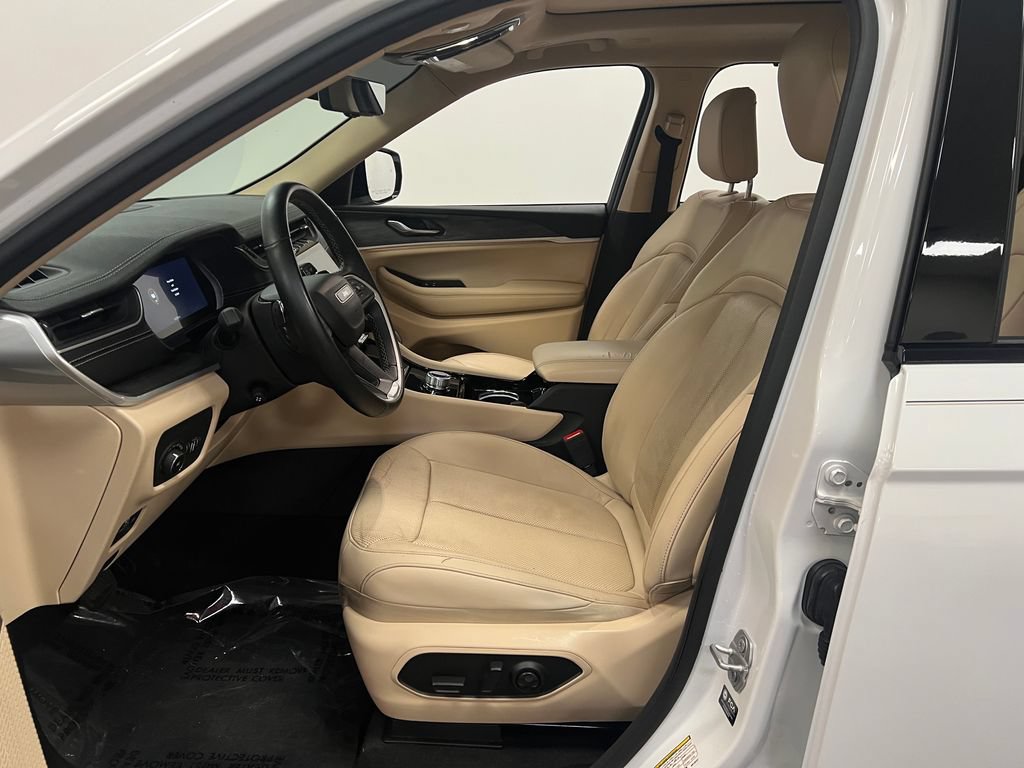 Used 2021 Jeep Grand Cherokee L Limited w/ Luxury Tech Group II AWD/4WD image 11