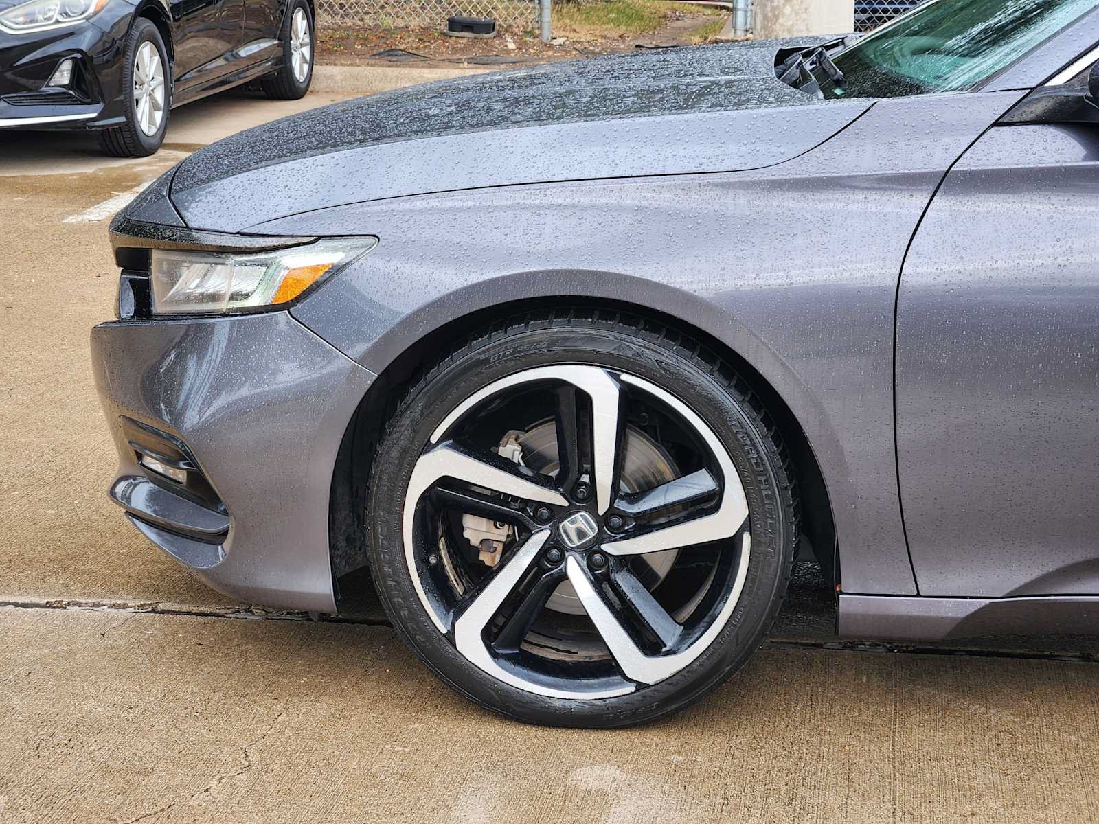 Used 2018 Honda Accord Sport image 8