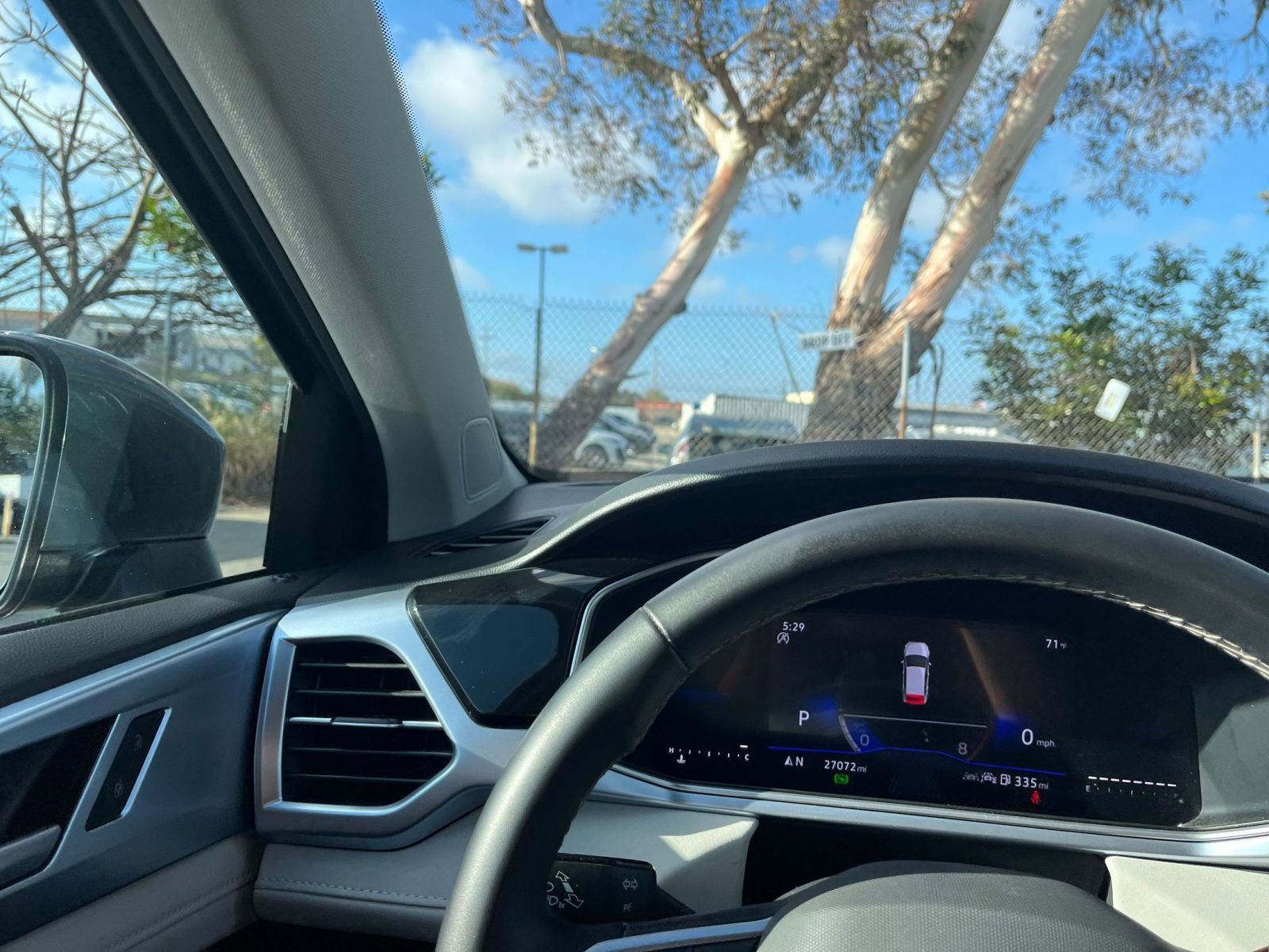 Used 2025 Volkswagen Taos SE image 35