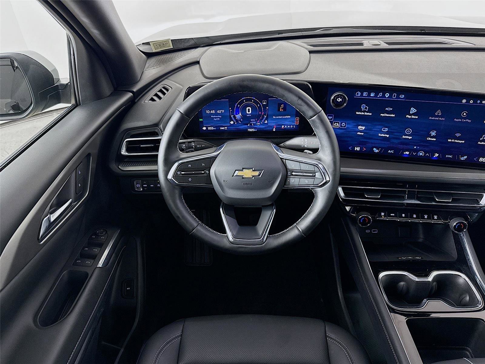 Used 2025 Chevrolet Traverse LT w/ Driver Confidence Package image 23