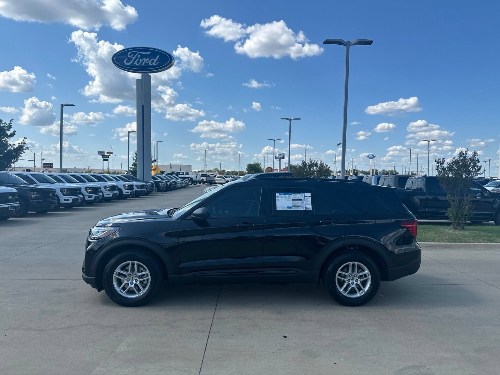 New 2026 Ford Explorer Active RWD image 2