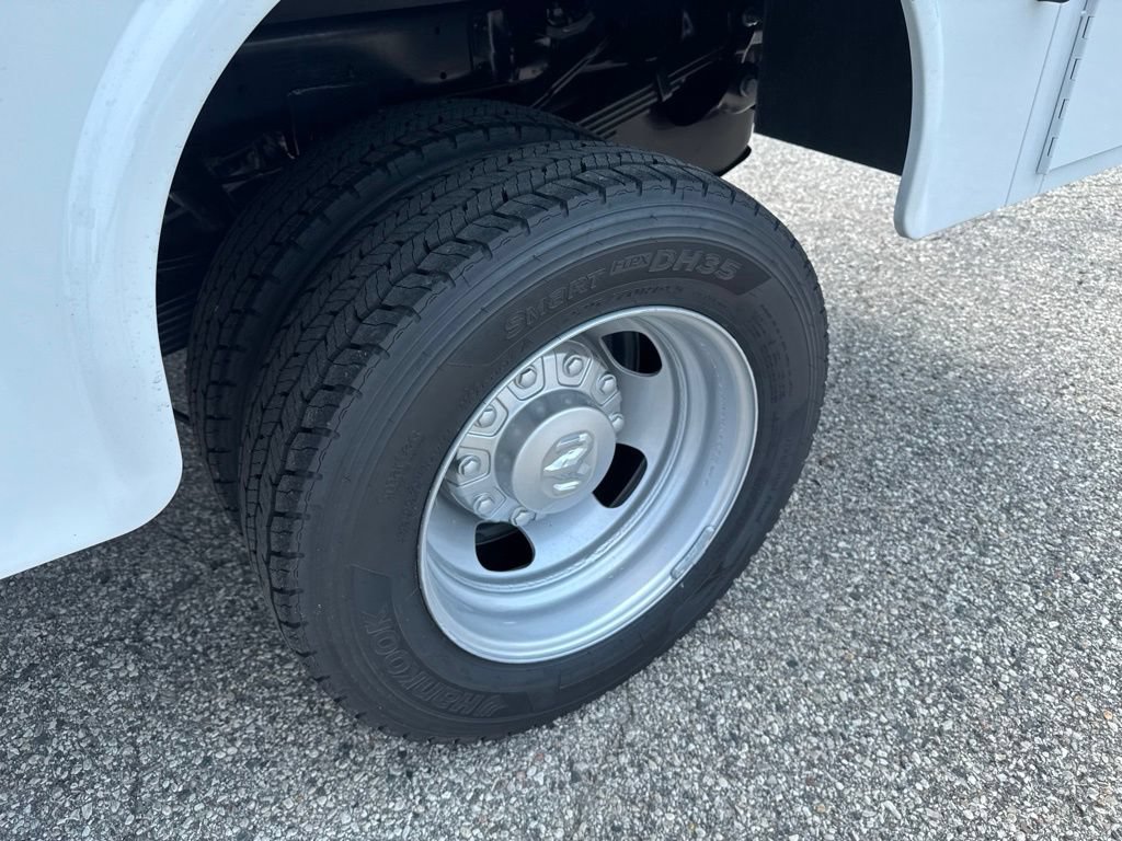 New 2026 RAM 5500 Tradesman AWD/4WD image 20