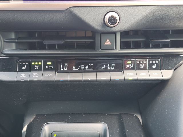 Used 2024 Toyota Crown AWD/4WD image 18
