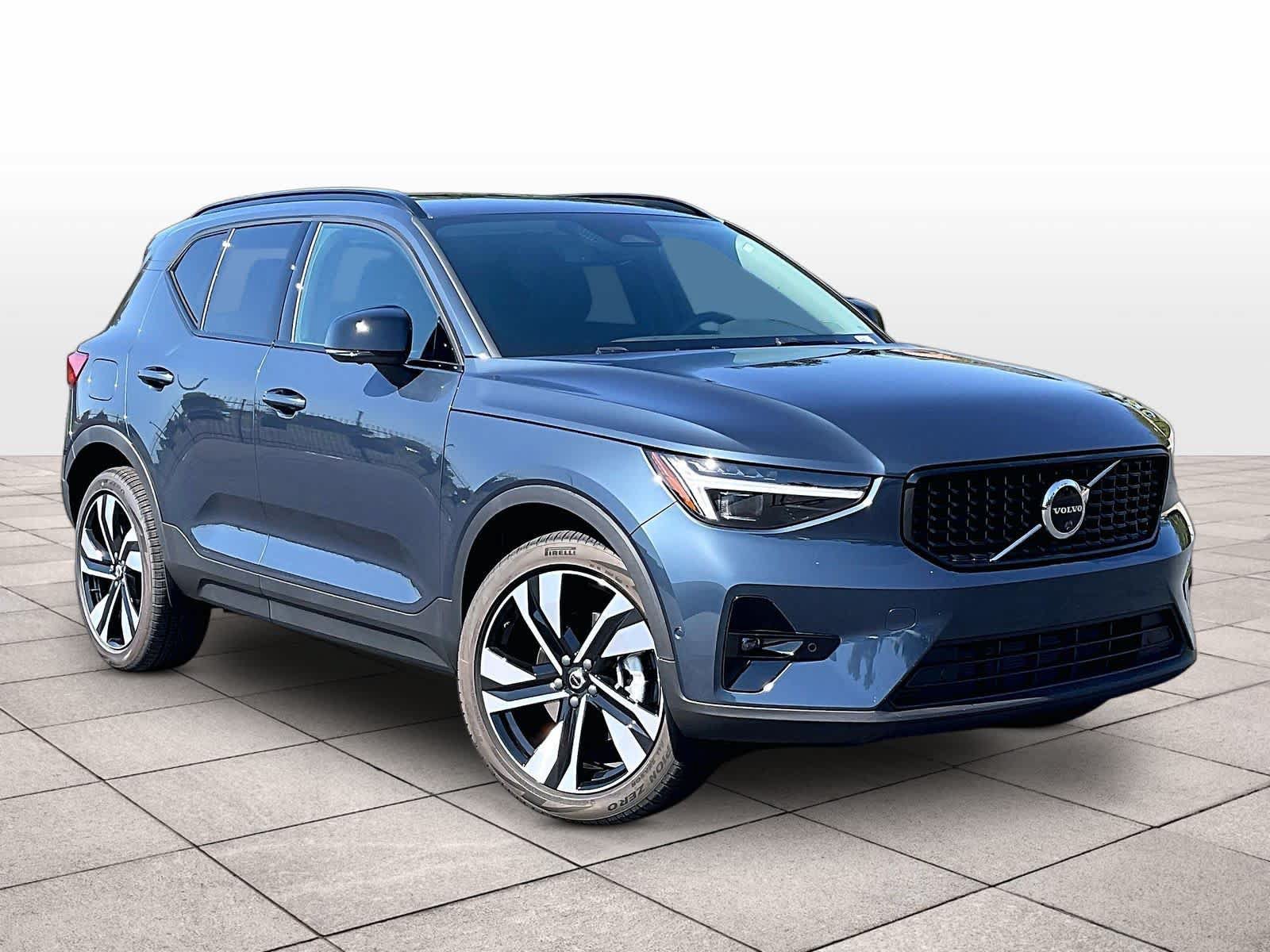 New 2026 Volvo XC40 B5 Ultra w/ Protection Package Premier AWD/4WD image 2