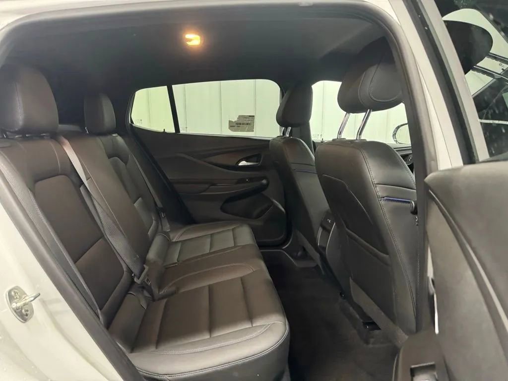 Used 2025 Buick Envista Sport Touring image 13