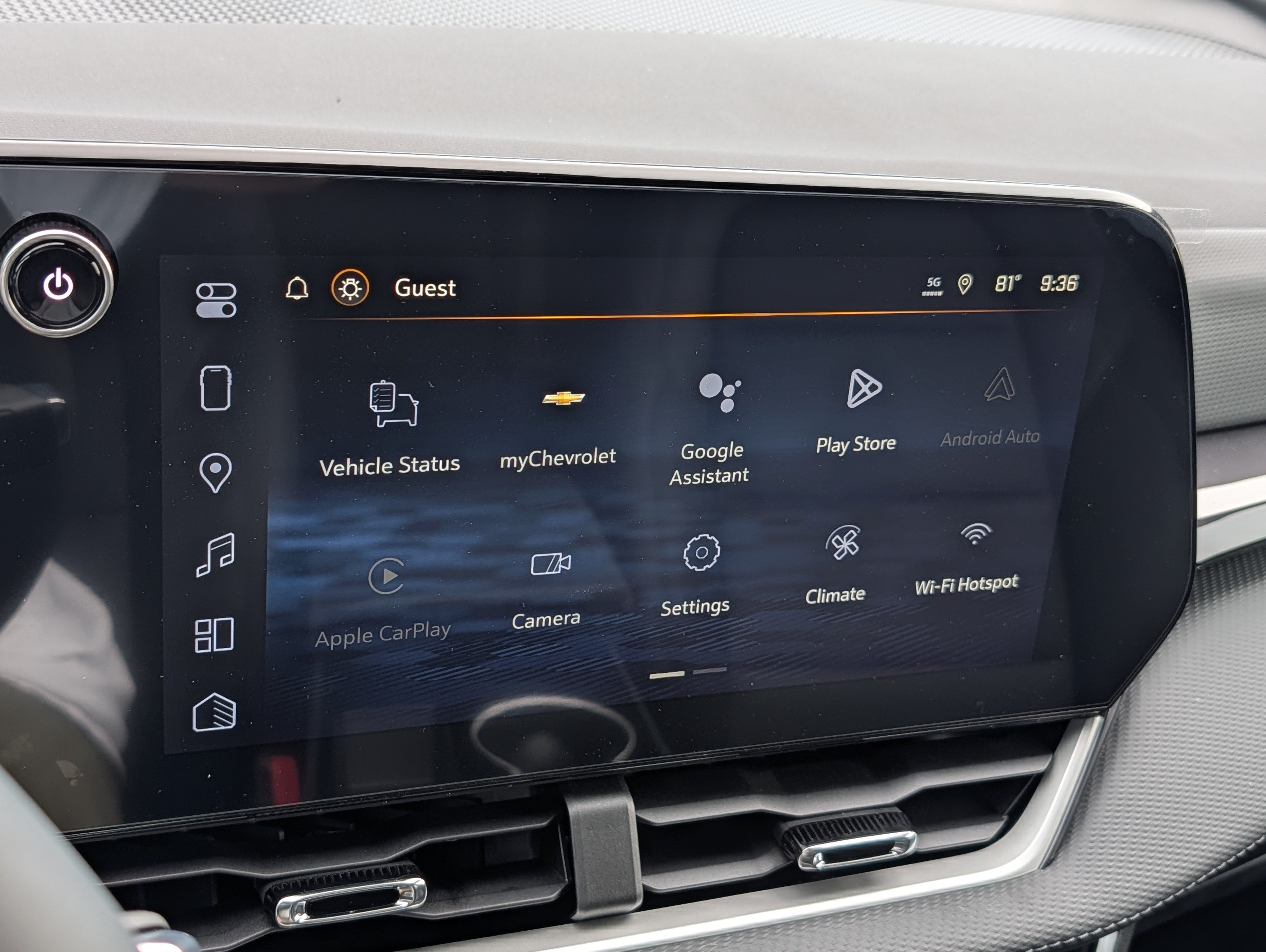 New 2026 Chevrolet Equinox LT w/ Convenience Package II AWD/4WD image 16