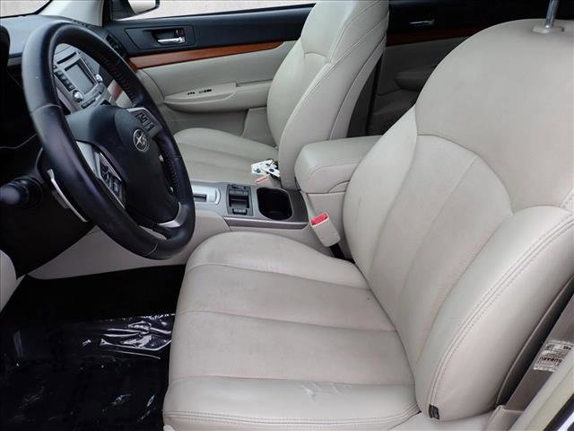 Used 2014 Subaru Outback 3.6R Limited w/ Moonroof Package image 11