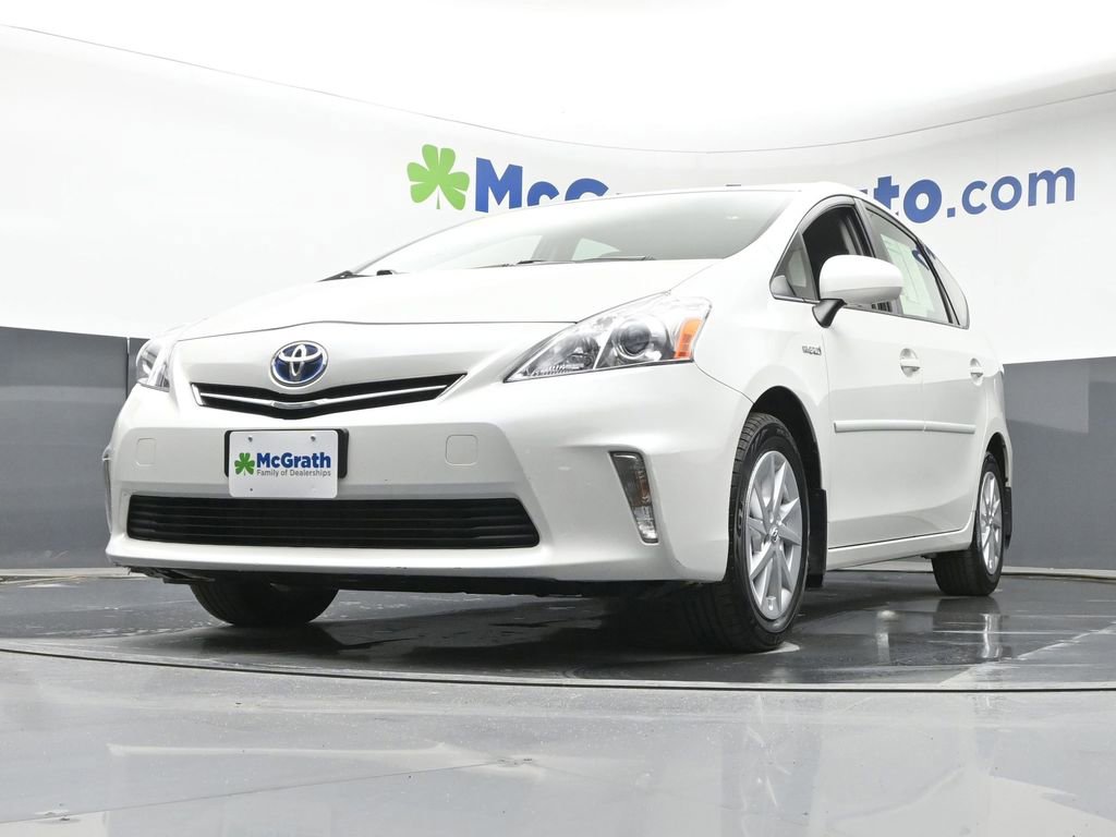 Used 2014 Toyota Prius V Two image 6