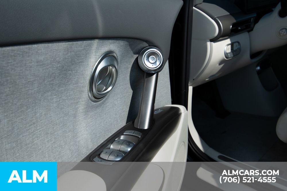 Used 2024 Genesis GV60 RWD image 39