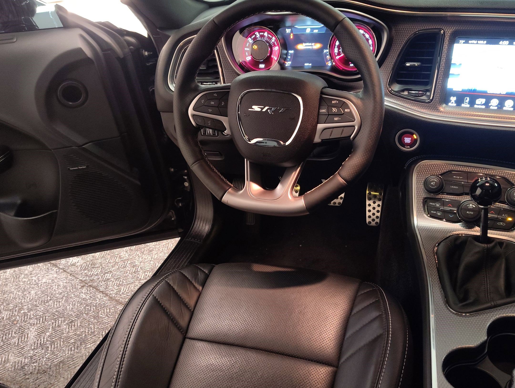 Used 2016 Dodge Challenger SRT Hellcat image 28