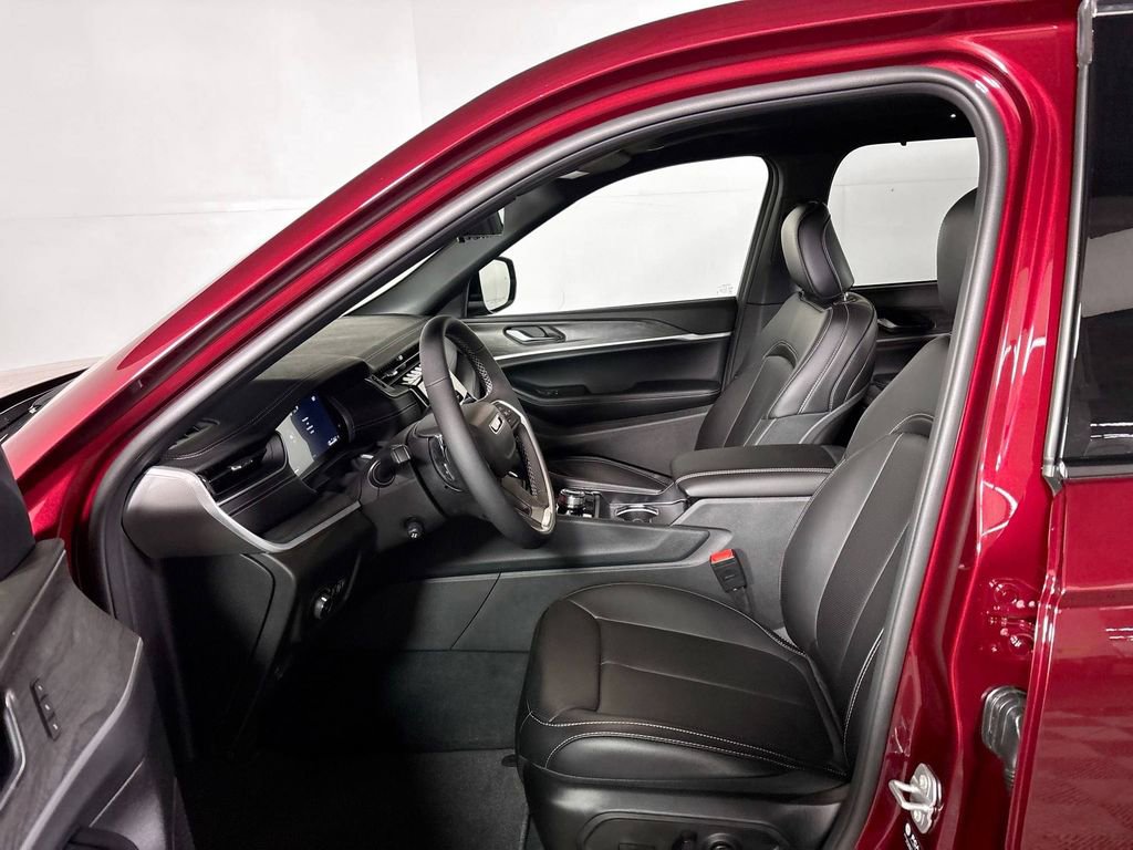 New 2025 Jeep Grand Cherokee Limited image 12
