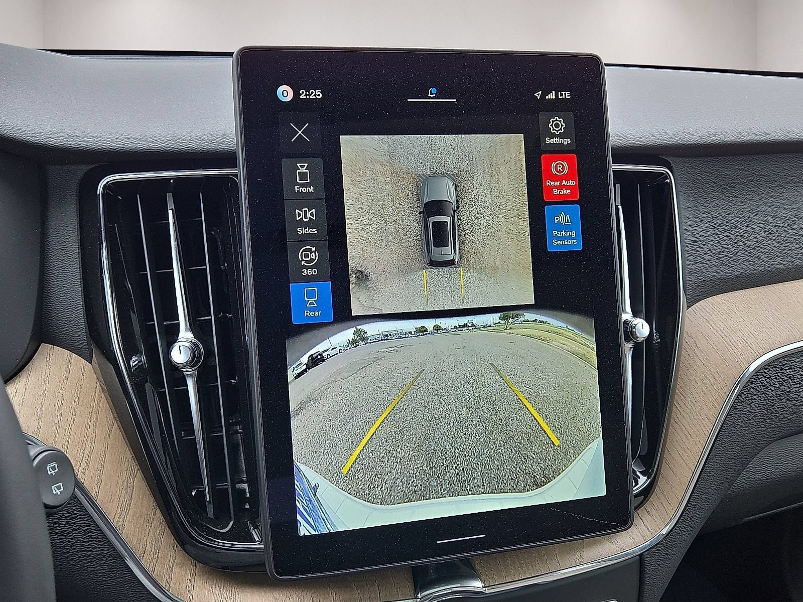 New 2026 Volvo XC60 T8 Plus w/ Protection Package Premier AWD/4WD image 28